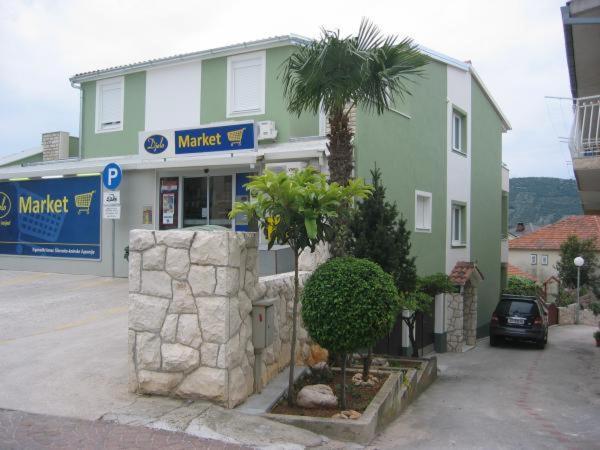 -Villa Sjor -Primosten-Apartmani- Has 2 Large Apartments And 2 Smaller Ones -Primosten Lokvice 6 Экстерьер фото