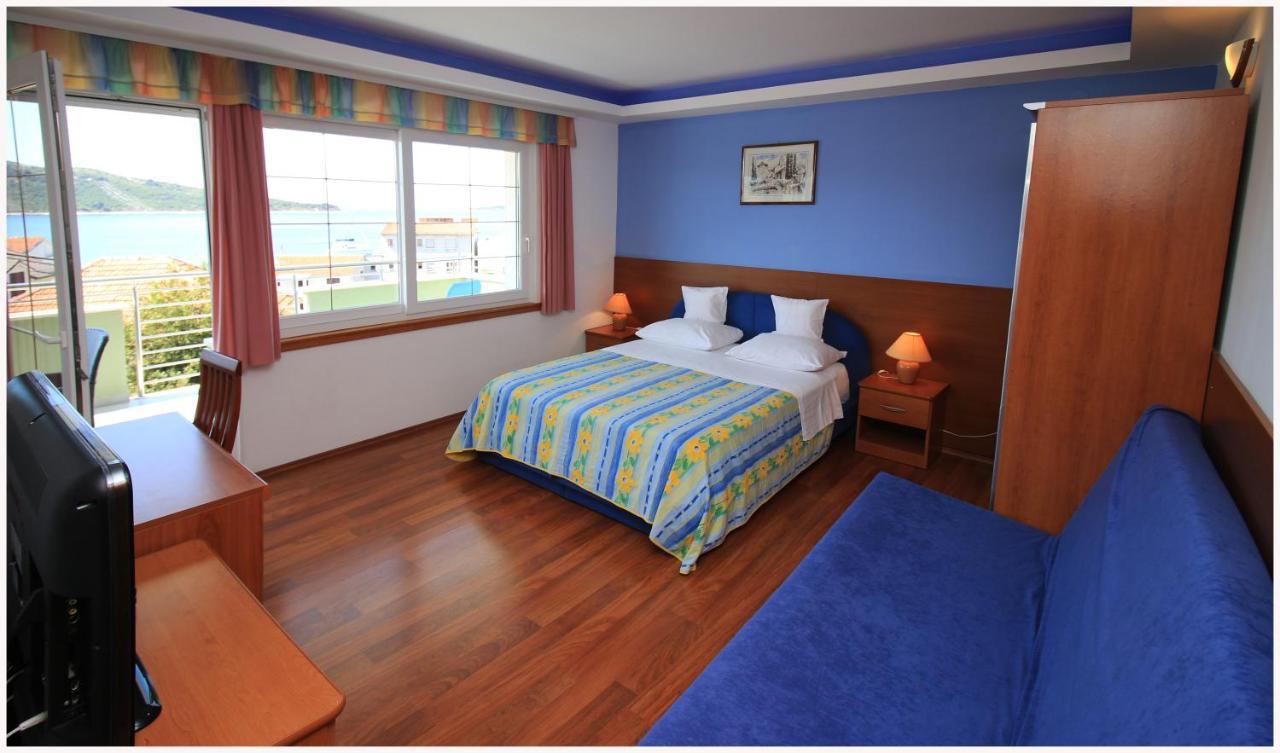 -Villa Sjor -Primosten-Apartmani- Has 2 Large Apartments And 2 Smaller Ones -Primosten Lokvice 6 Экстерьер фото
