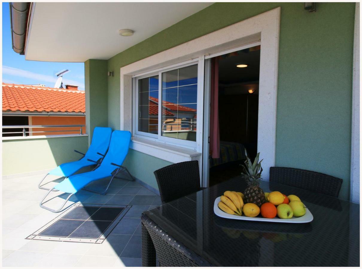 -Villa Sjor -Primosten-Apartmani- Has 2 Large Apartments And 2 Smaller Ones -Primosten Lokvice 6 Экстерьер фото