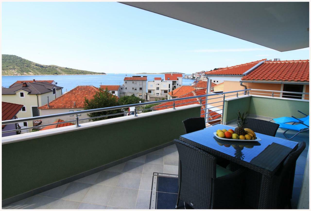 -Villa Sjor -Primosten-Apartmani- Has 2 Large Apartments And 2 Smaller Ones -Primosten Lokvice 6 Экстерьер фото